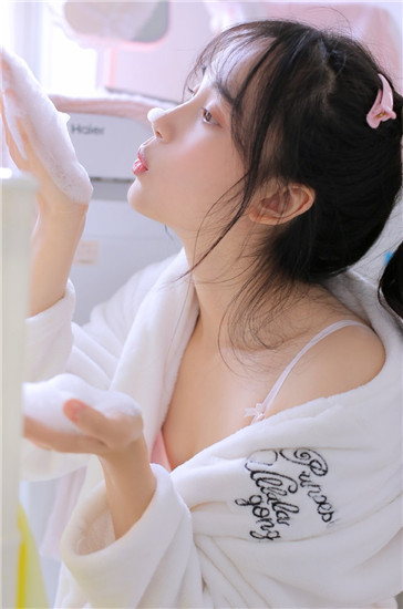 yy6080青苹果影院免费看版